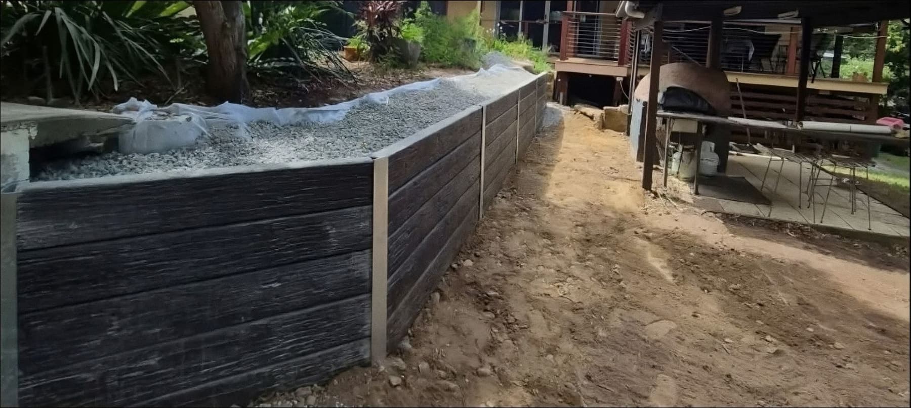 Feature sleeper retaining wall, Camira