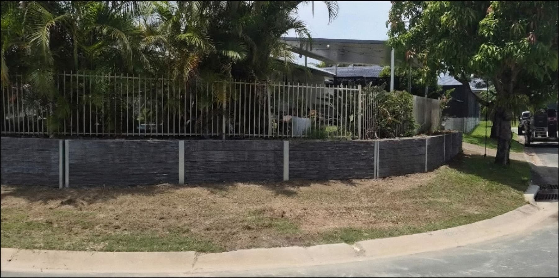 Knock down and rebuild, street frontage, Robina