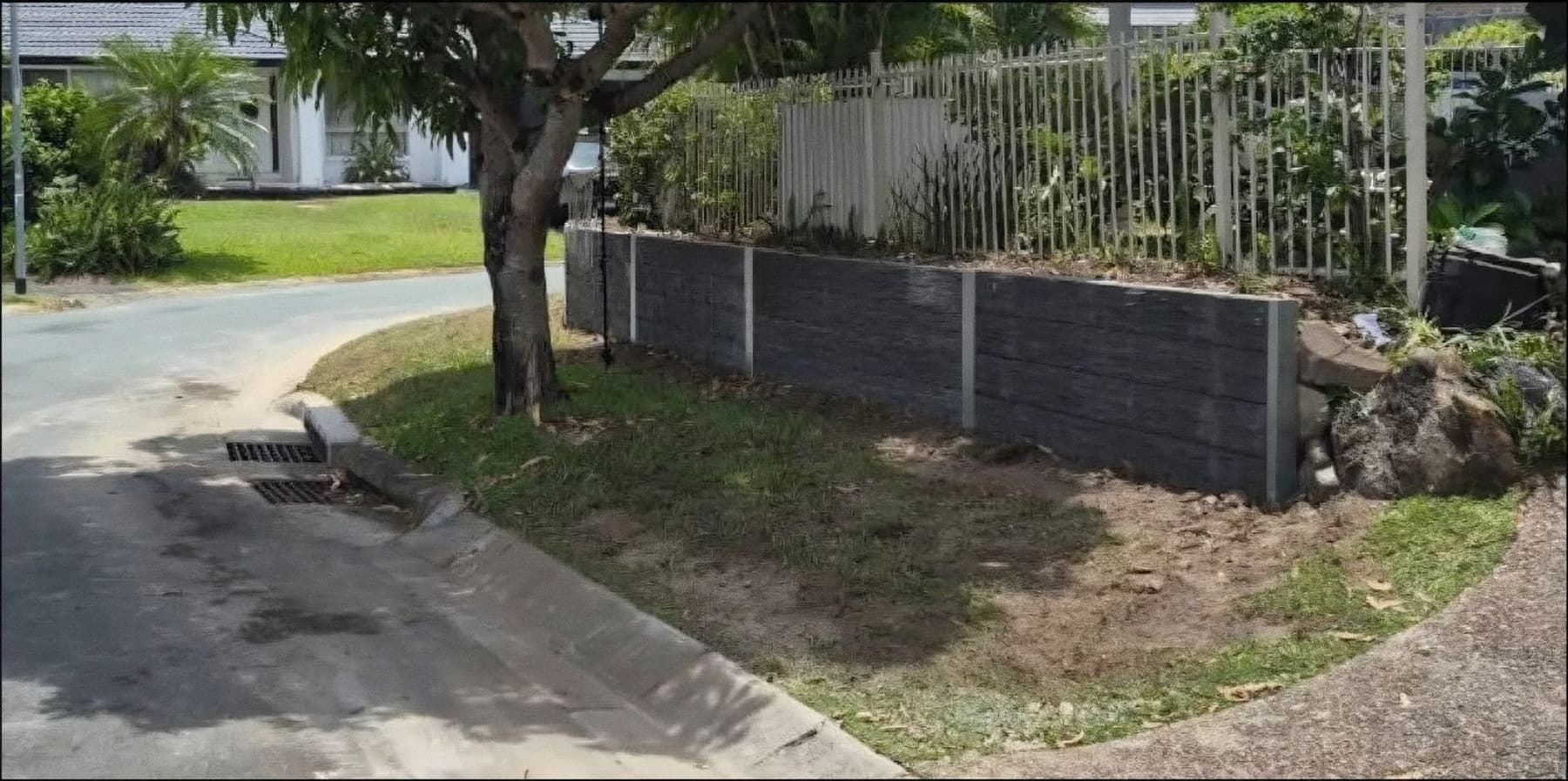 Knock down and rebuild, street frontage, Robina